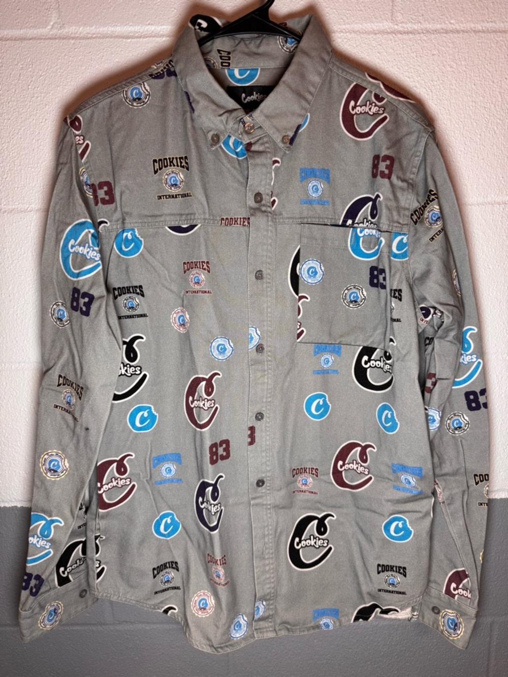 Cookies Men’s Gray Button-Down Shirt with Logo Print